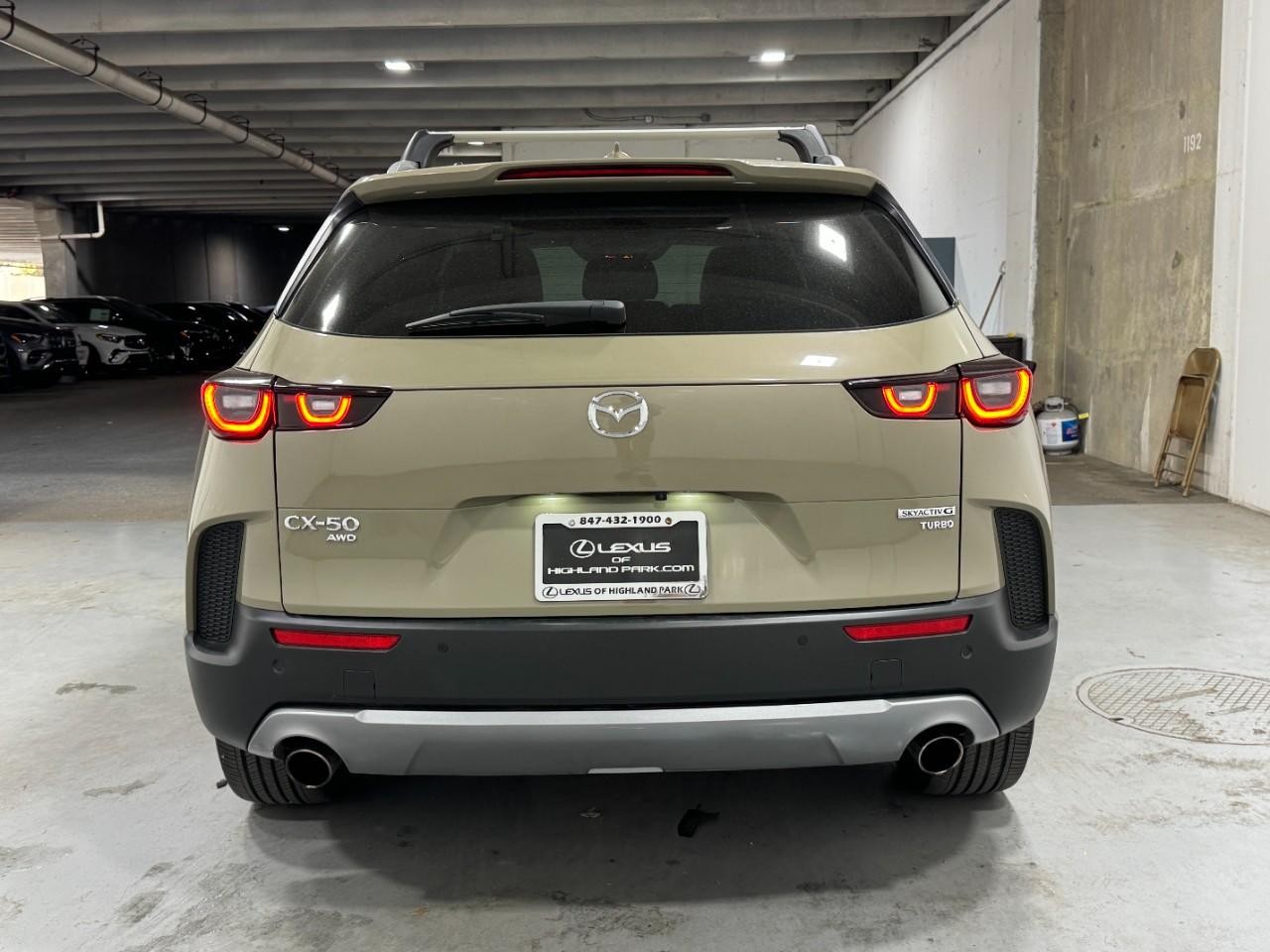 Mazda CX-50 Vehicle Full-screen Gallery Image 9