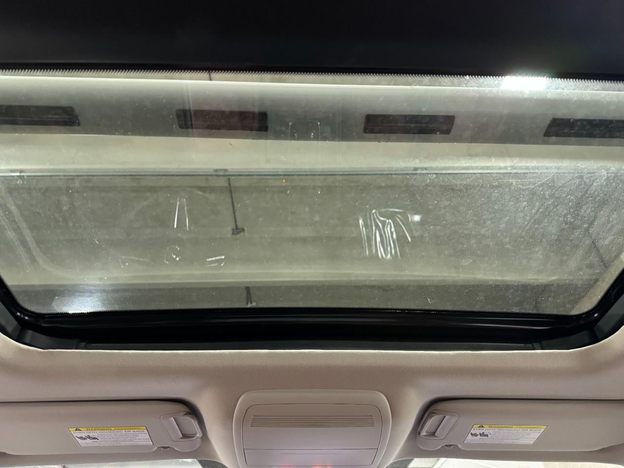 Mazda CX-50 Vehicle Full-screen Gallery Image 12