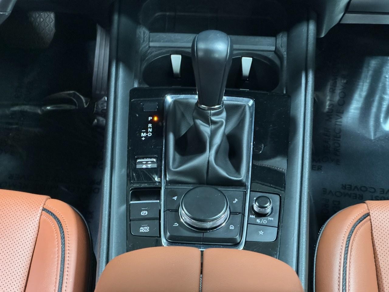 Mazda CX-50 Vehicle Full-screen Gallery Image 17