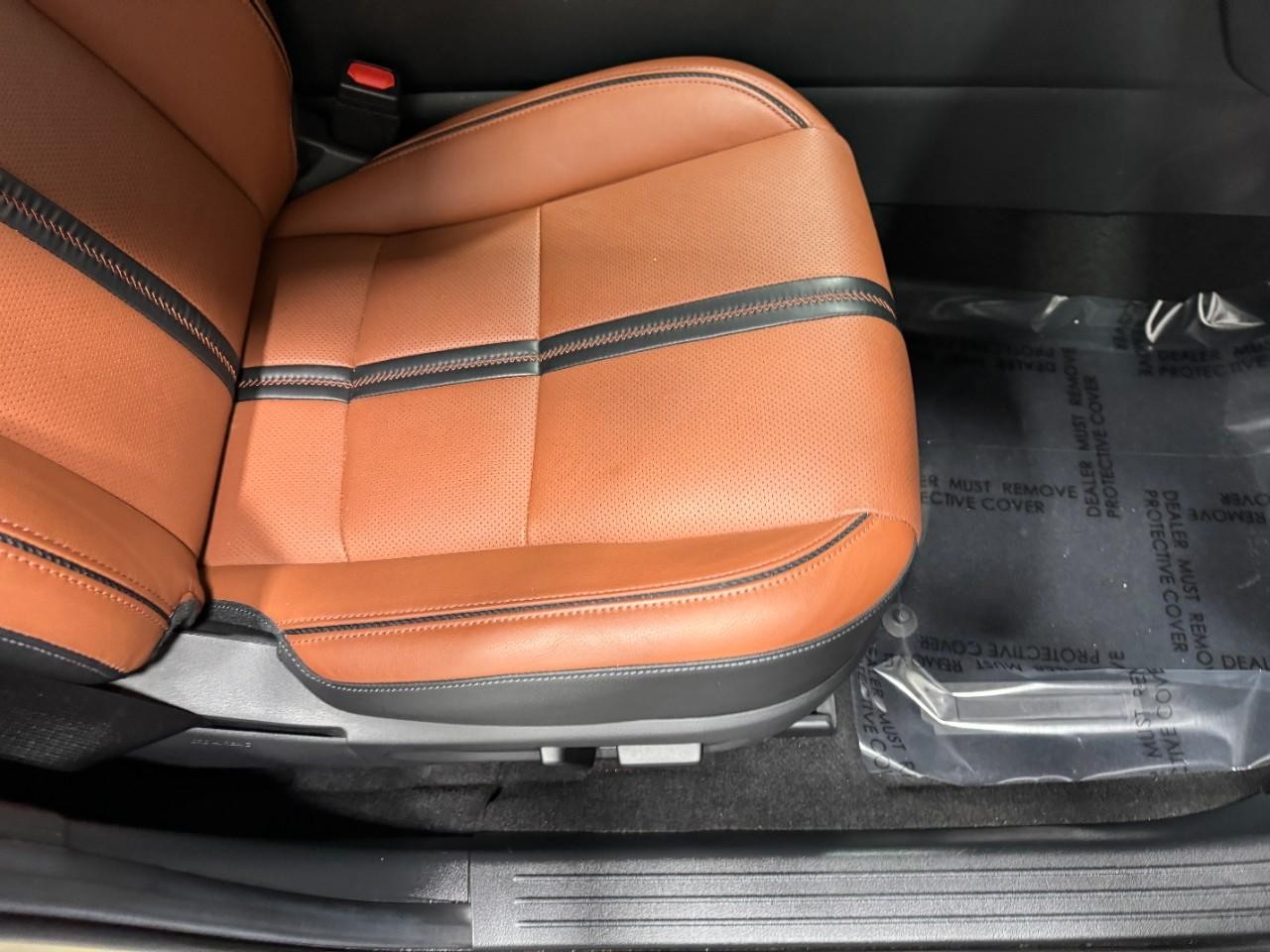 Mazda CX-50 Vehicle Full-screen Gallery Image 20