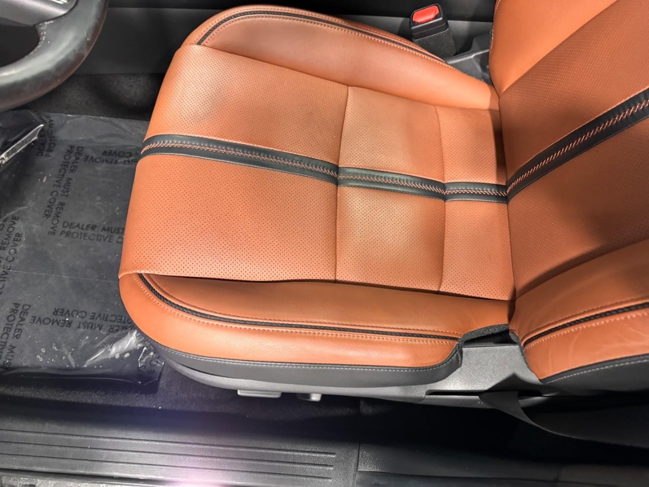 Mazda CX-50 Vehicle Full-screen Gallery Image 28