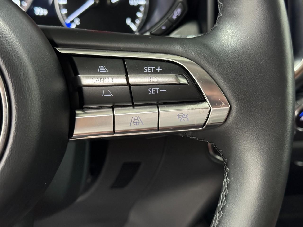 Mazda CX-50 Vehicle Full-screen Gallery Image 32