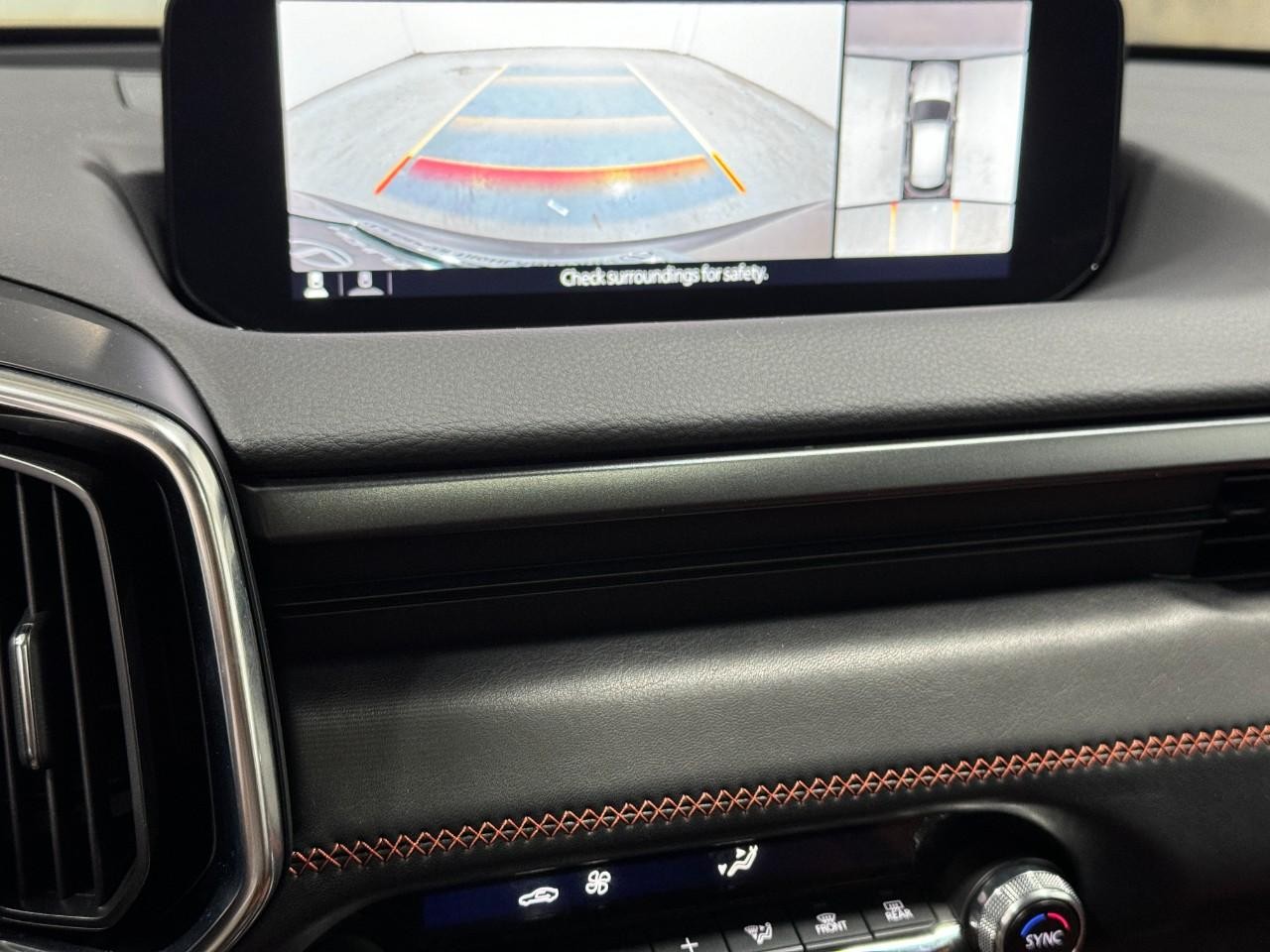 Mazda CX-50 Vehicle Full-screen Gallery Image 34