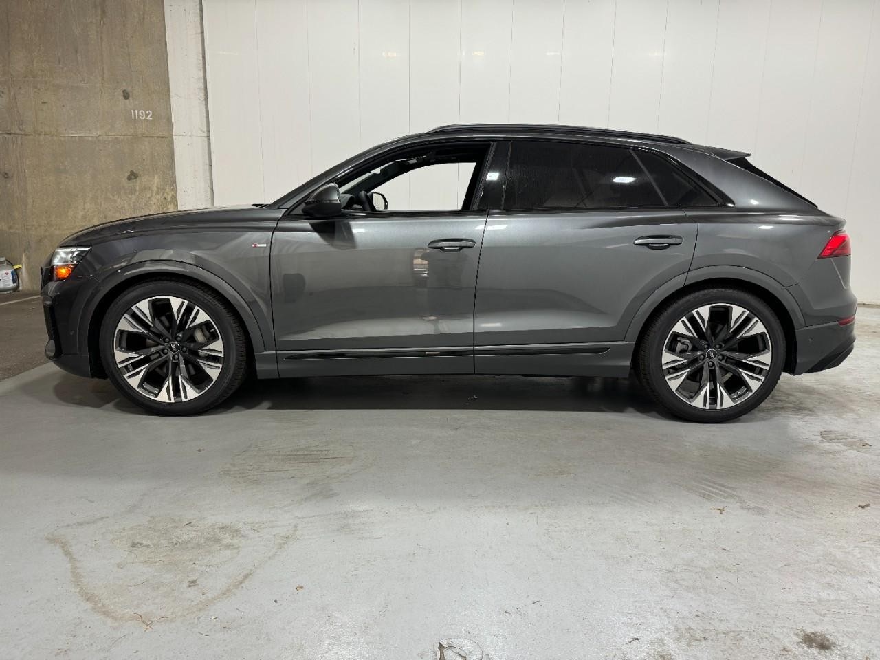 Audi Q8 Vehicle Full-screen Gallery Image 2