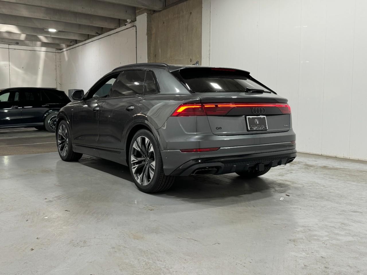 Audi Q8 Vehicle Full-screen Gallery Image 3