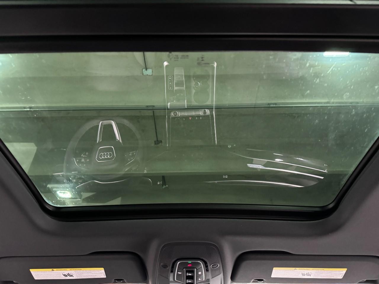 Audi Q8 Vehicle Full-screen Gallery Image 12