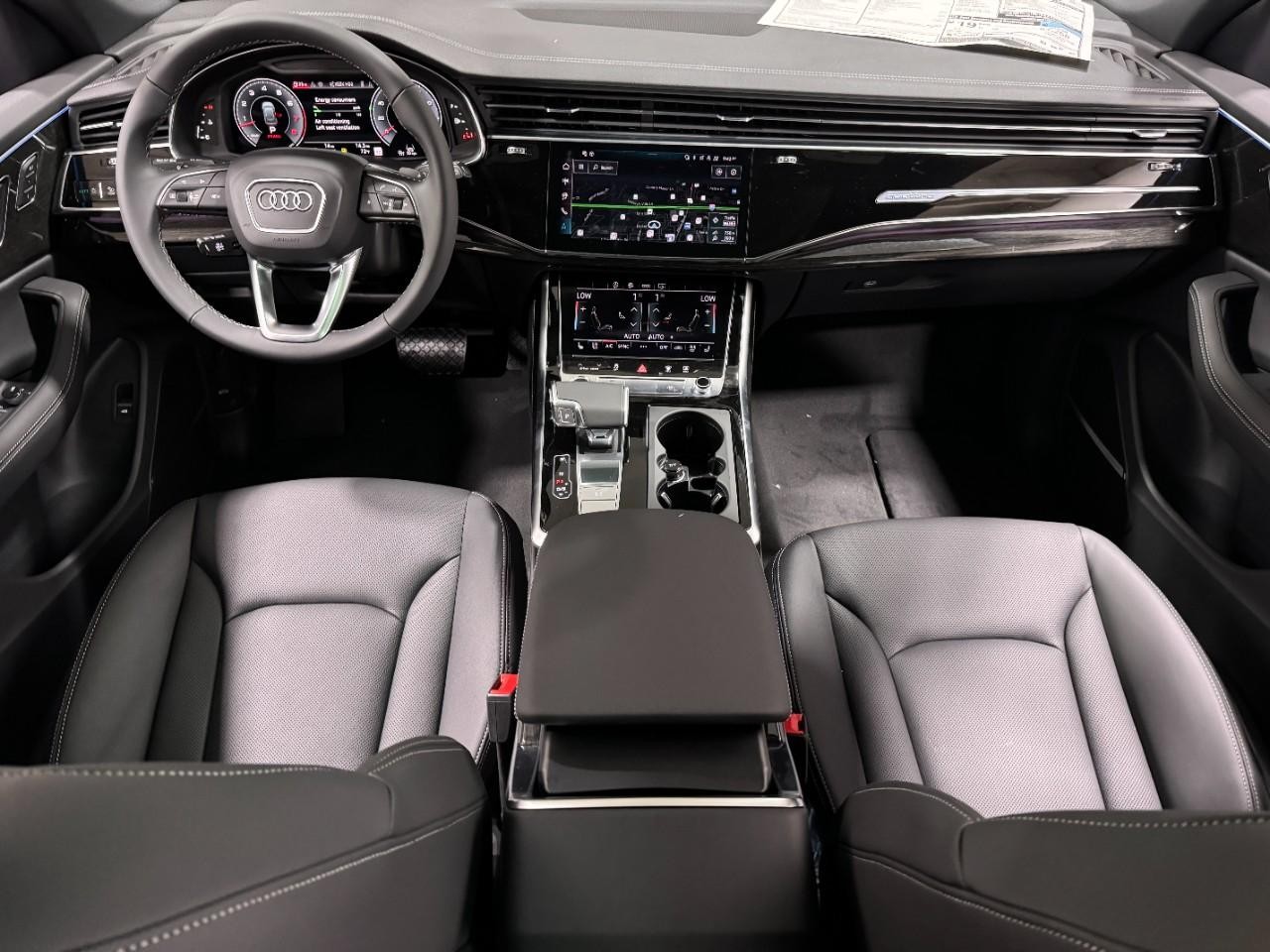 Audi Q8 Vehicle Full-screen Gallery Image 13