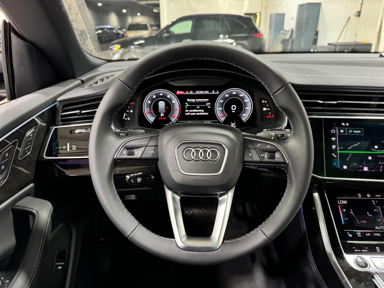 Audi Q8 Vehicle Full-screen Gallery Image 14
