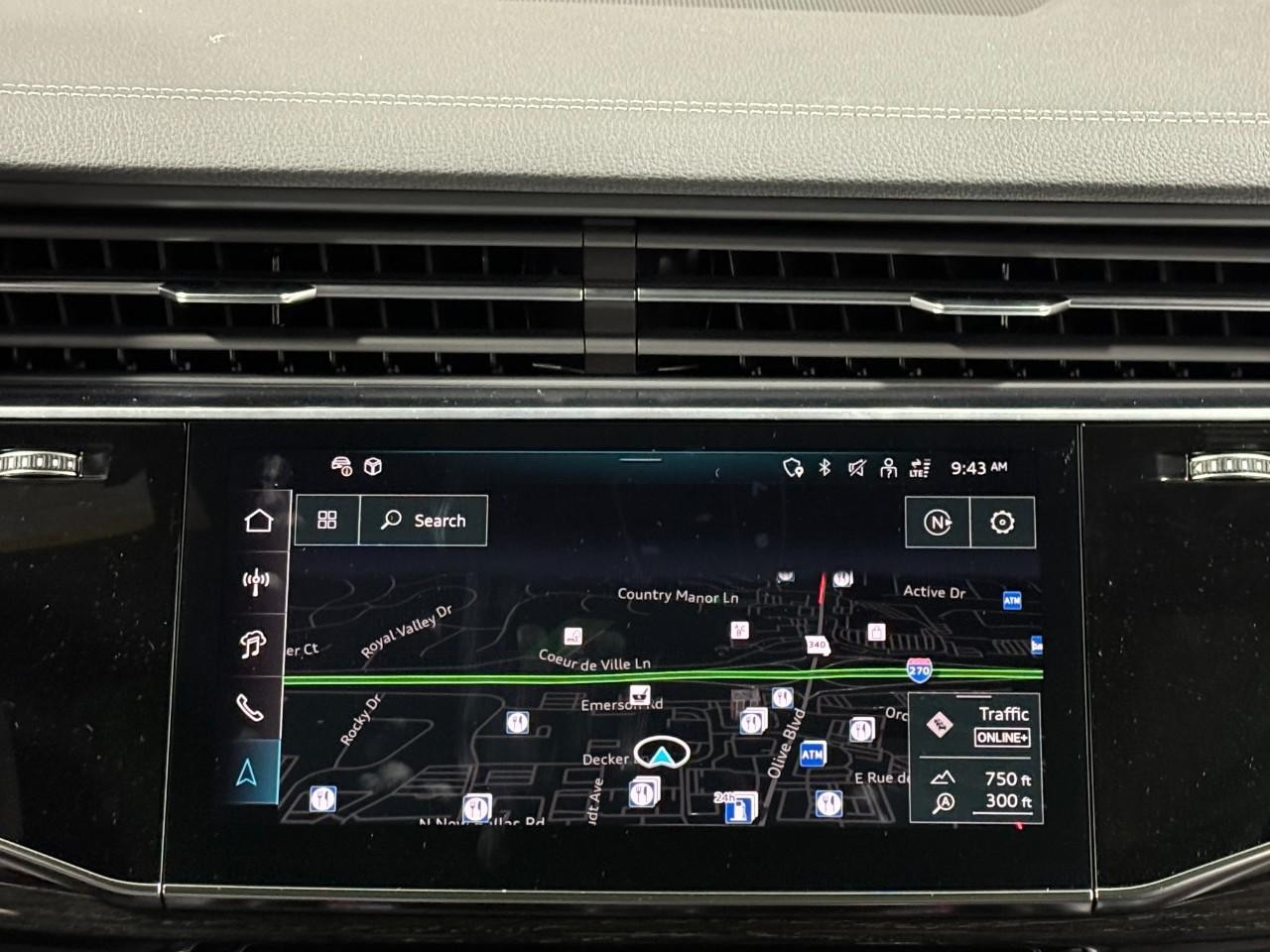 Audi Q8 Vehicle Full-screen Gallery Image 15