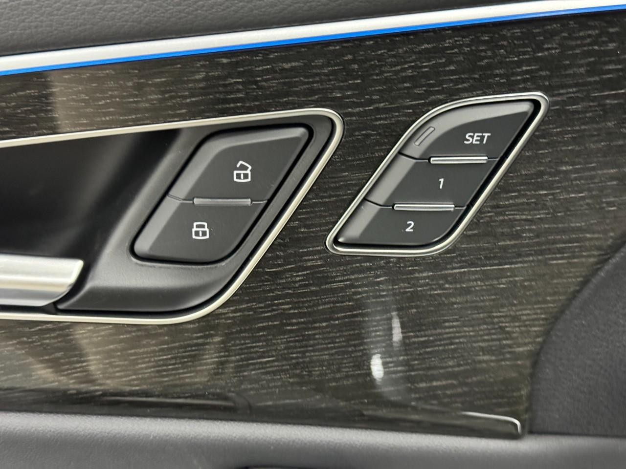 Audi Q8 Vehicle Full-screen Gallery Image 24