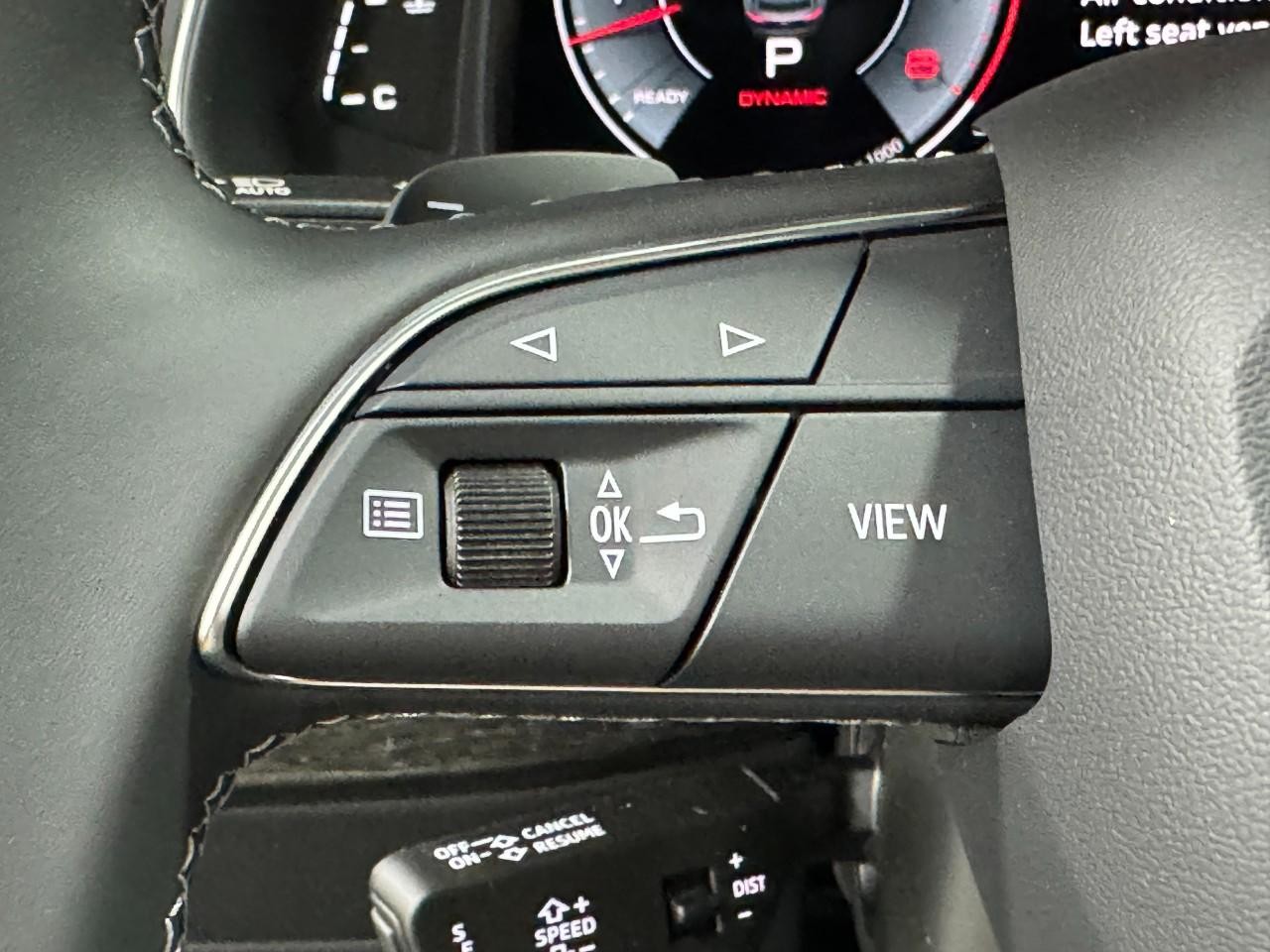 Audi Q8 Vehicle Full-screen Gallery Image 33