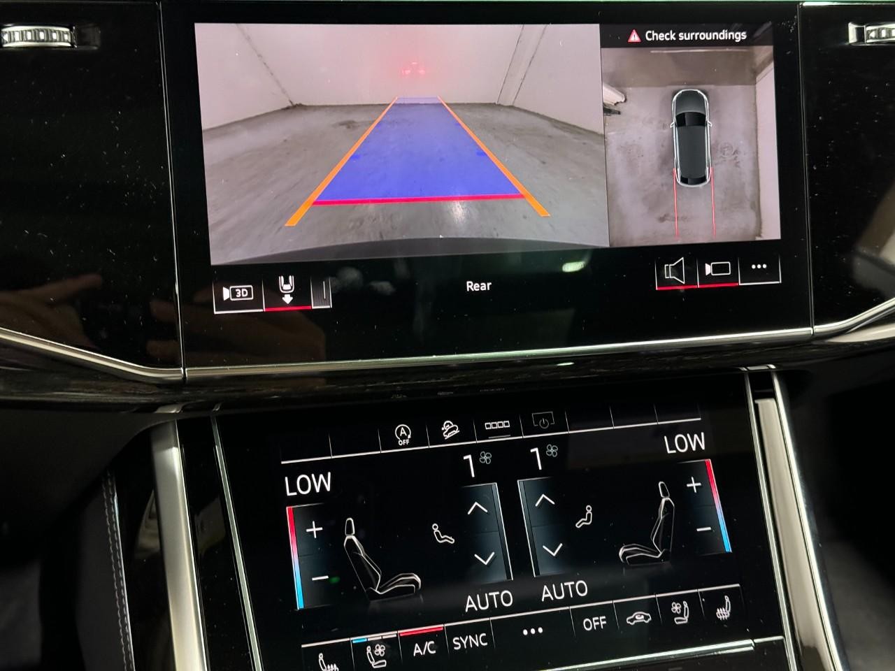 Audi Q8 Vehicle Full-screen Gallery Image 36