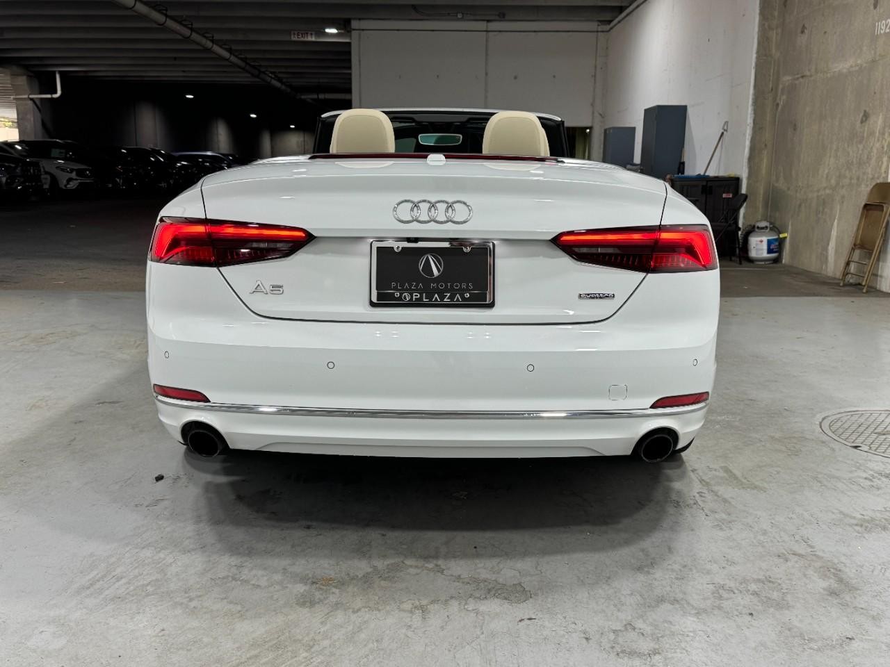 Audi A5 Cabriolet Vehicle Full-screen Gallery Image 9