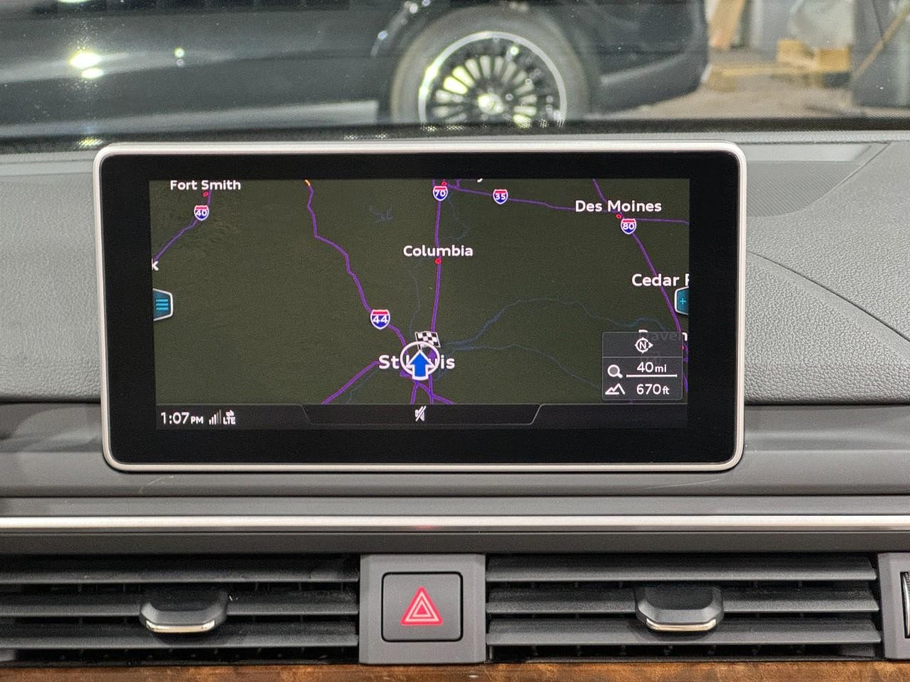 Audi A5 Cabriolet Vehicle Full-screen Gallery Image 14