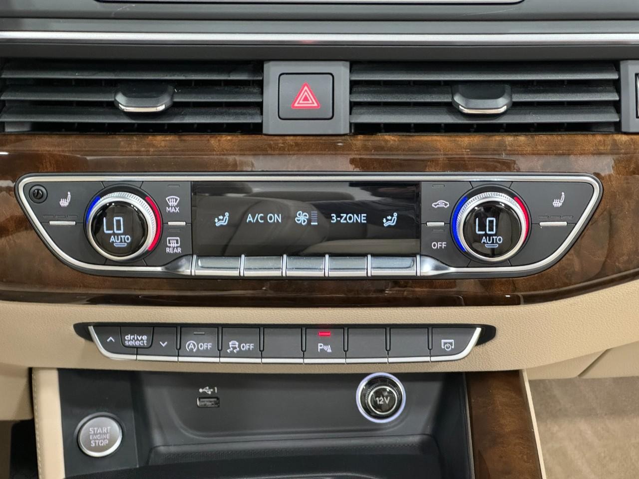 Audi A5 Cabriolet Vehicle Full-screen Gallery Image 15