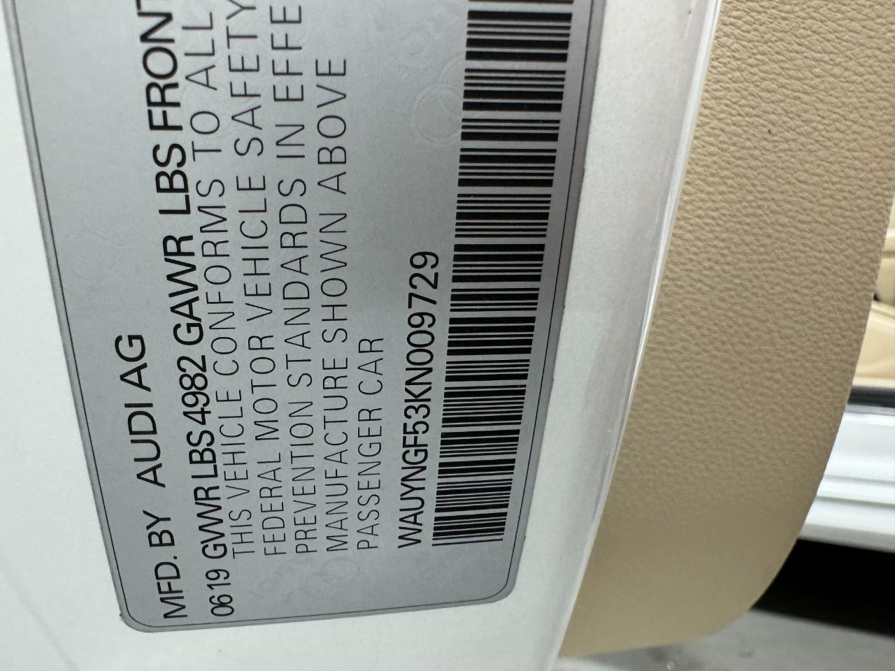 Audi A5 Cabriolet Vehicle Full-screen Gallery Image 36