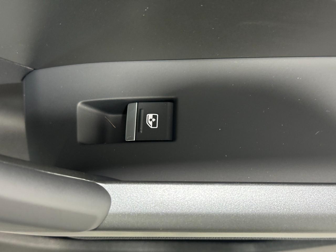 Audi Q3 Vehicle Full-screen Gallery Image 22