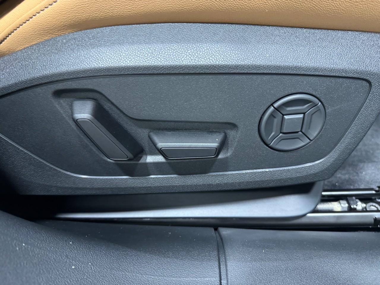 Audi A5 Vehicle Full-screen Gallery Image 20