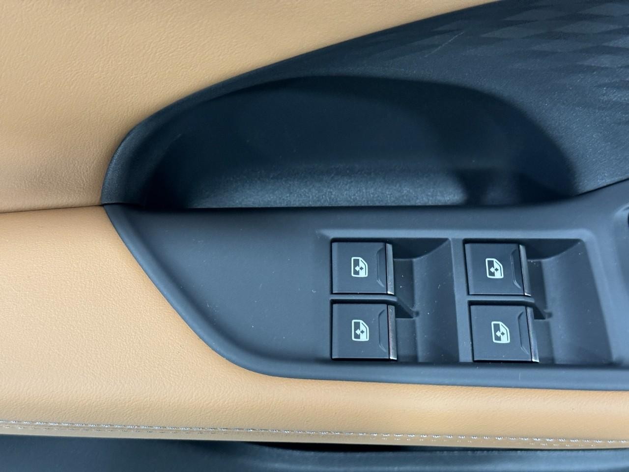 Audi A5 Vehicle Full-screen Gallery Image 23