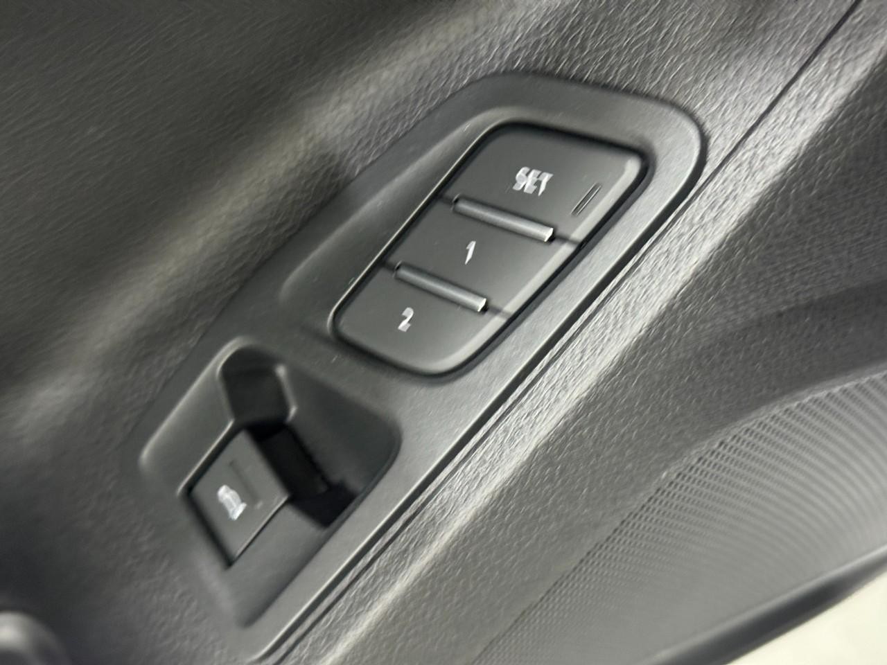 Audi Q3 Vehicle Full-screen Gallery Image 25