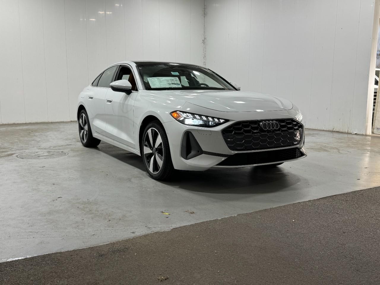 Audi A5 Vehicle Full-screen Gallery Image 6