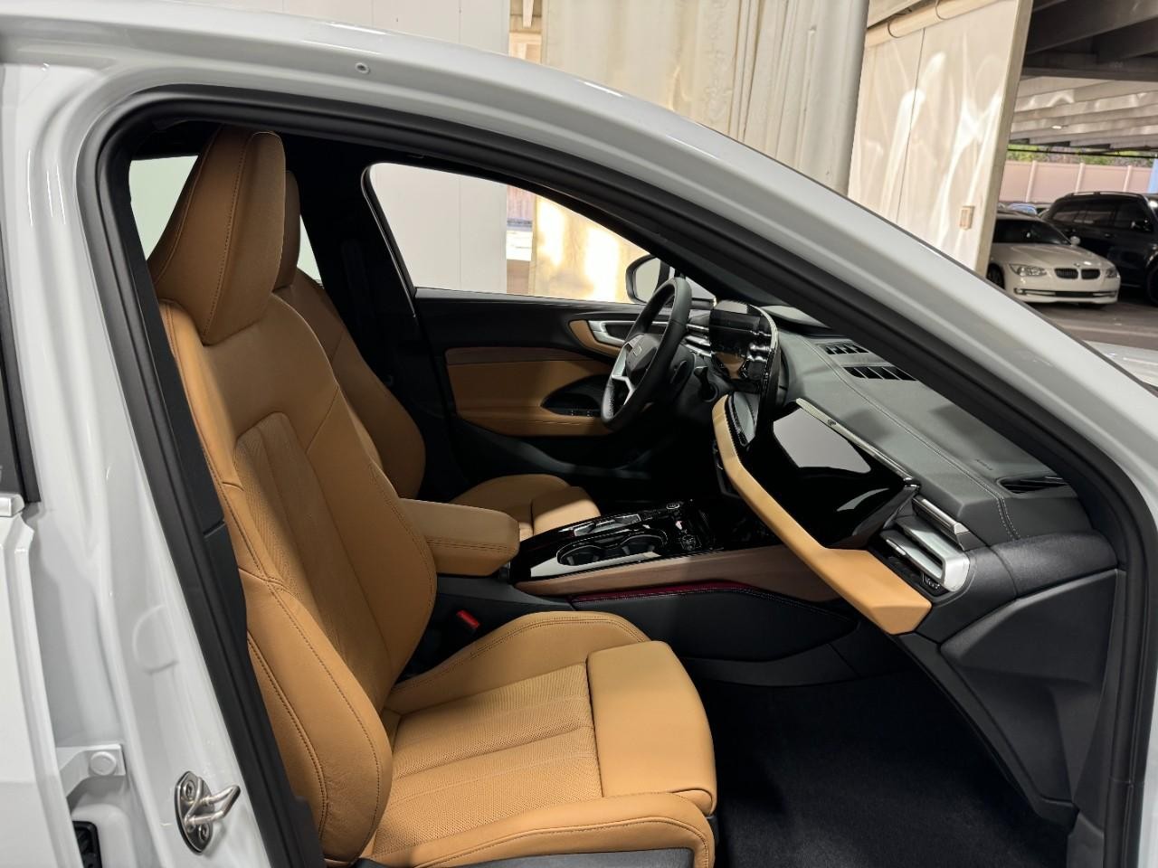 Audi A5 Vehicle Full-screen Gallery Image 18