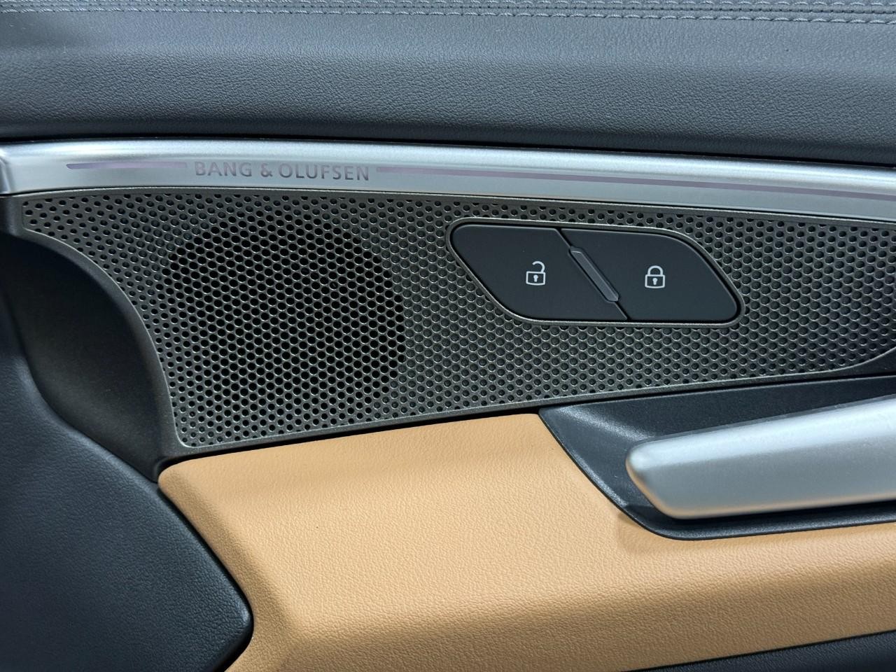 Audi A5 Vehicle Full-screen Gallery Image 21