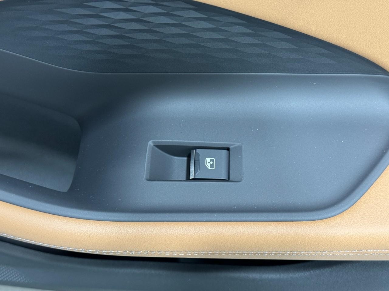 Audi A5 Vehicle Full-screen Gallery Image 22