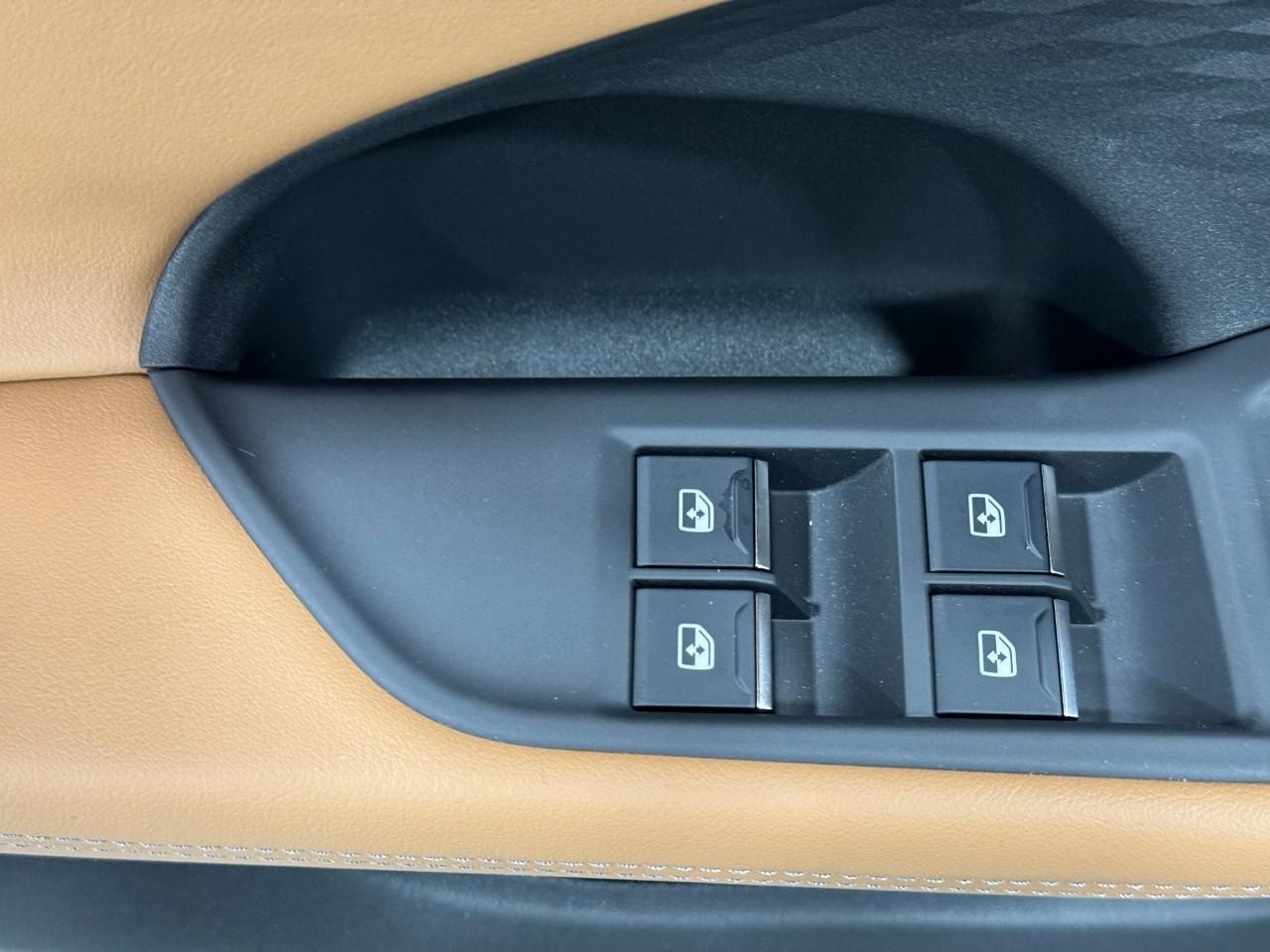 Audi A5 Vehicle Full-screen Gallery Image 24