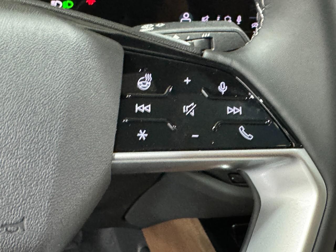 Audi A5 Vehicle Full-screen Gallery Image 32