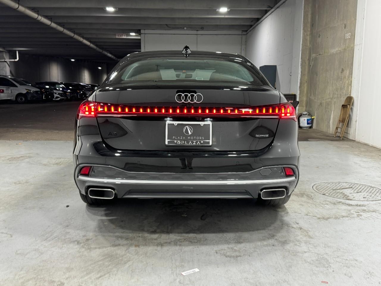 Audi A5 Vehicle Full-screen Gallery Image 9