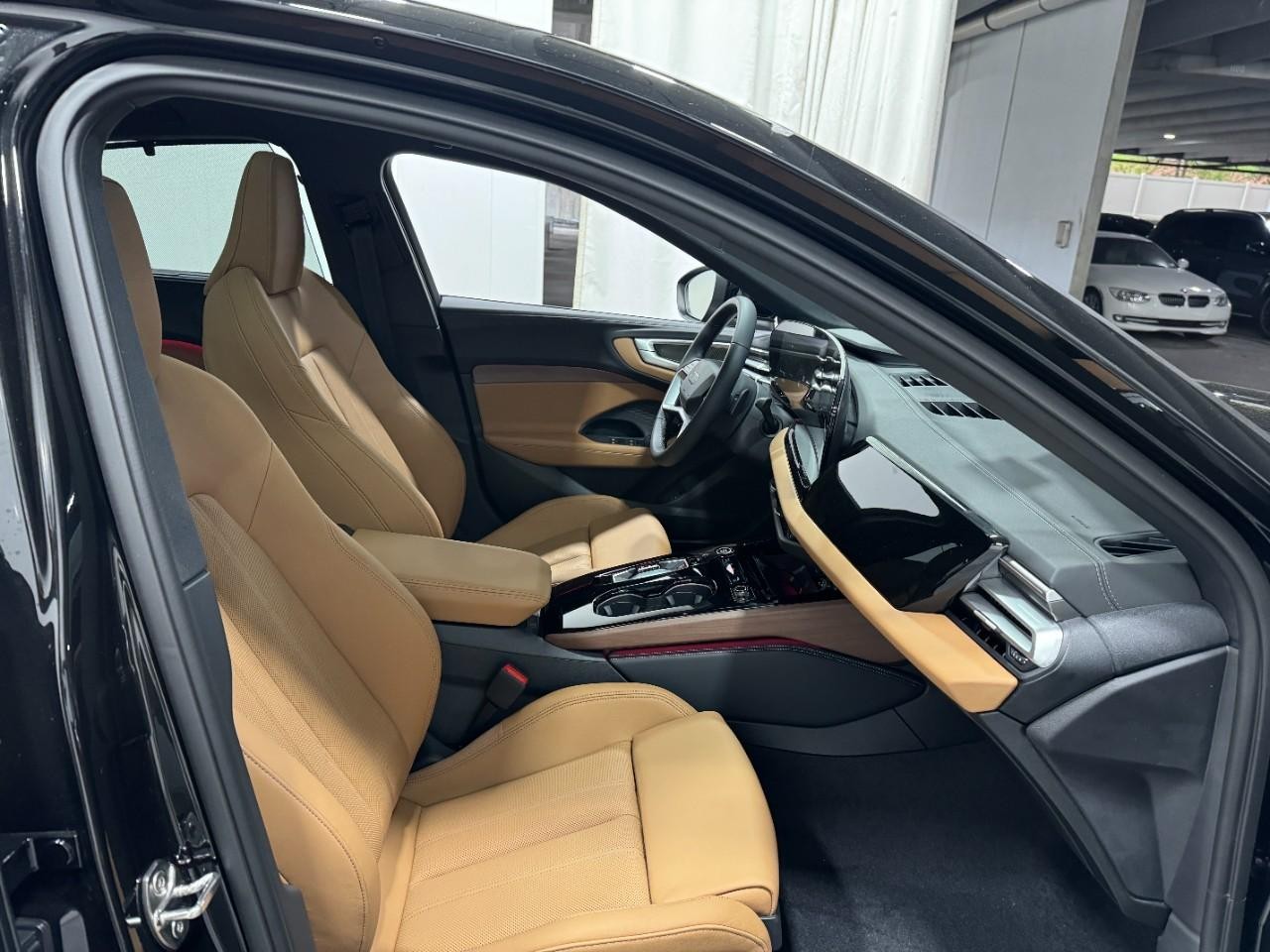 Audi A5 Vehicle Full-screen Gallery Image 18