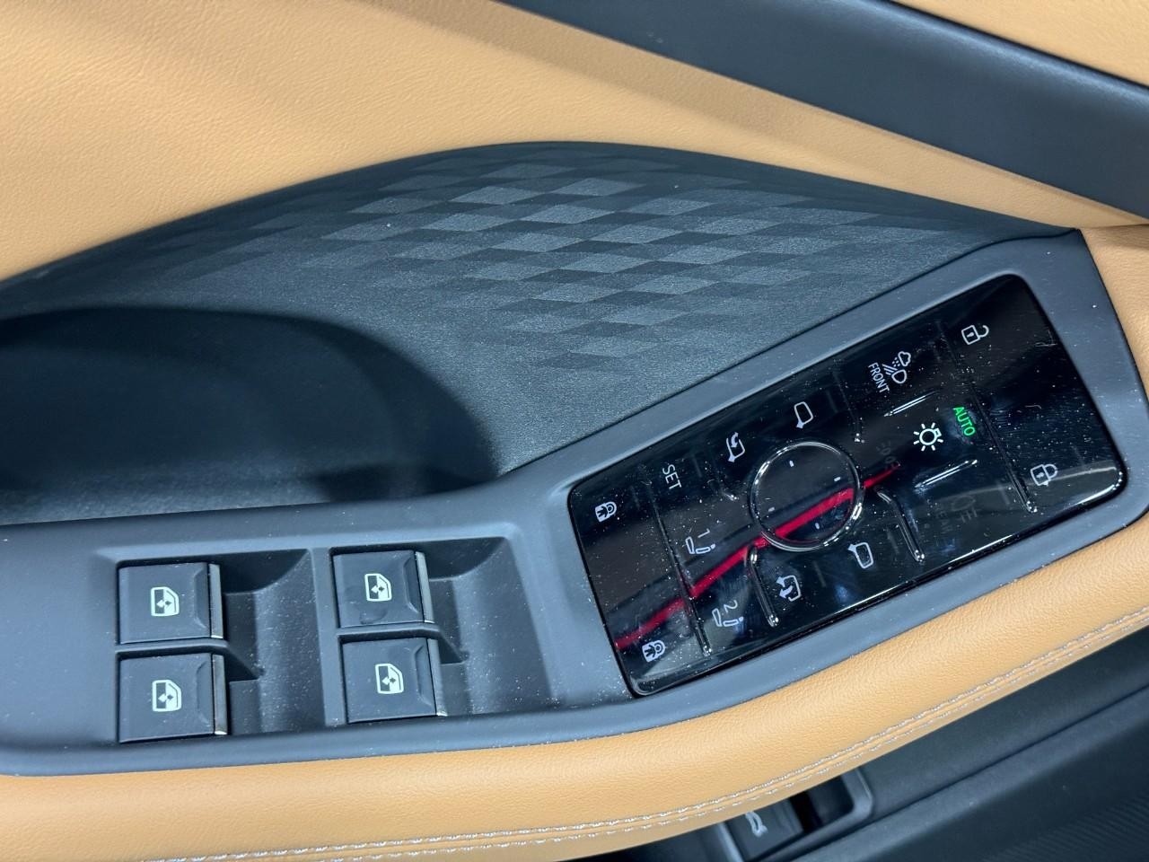 Audi A5 Vehicle Full-screen Gallery Image 23