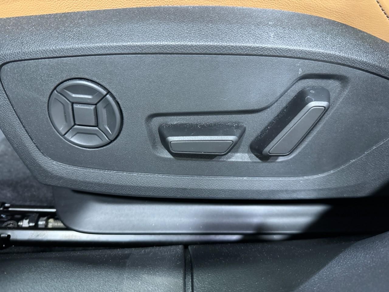 Audi A5 Vehicle Full-screen Gallery Image 27