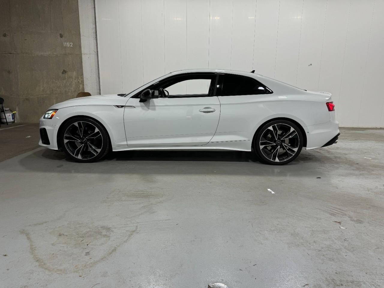 Audi S5 Coupe Vehicle Full-screen Gallery Image 02