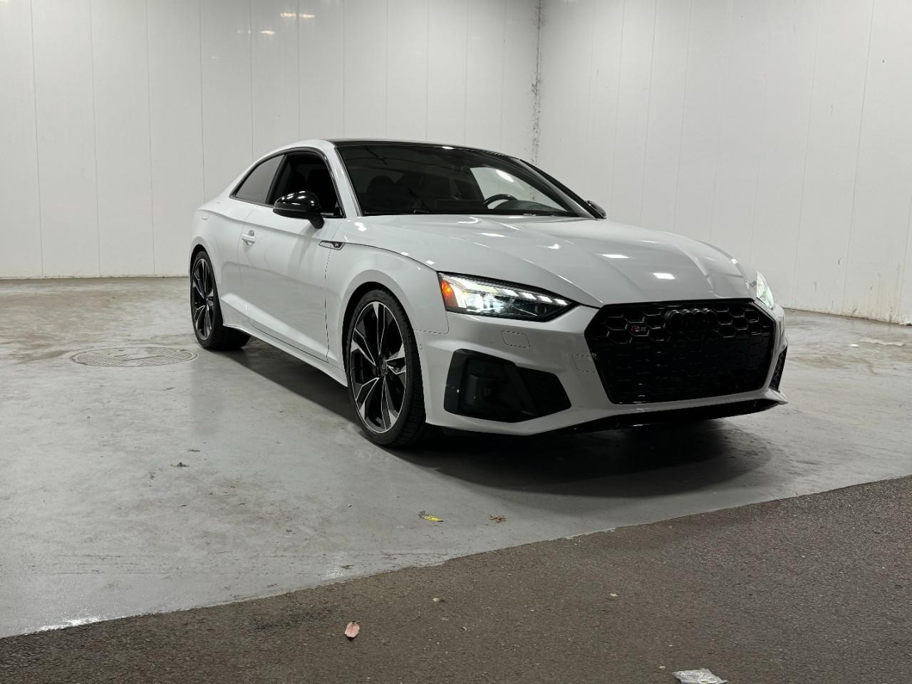 Audi S5 Coupe Vehicle Full-screen Gallery Image 06