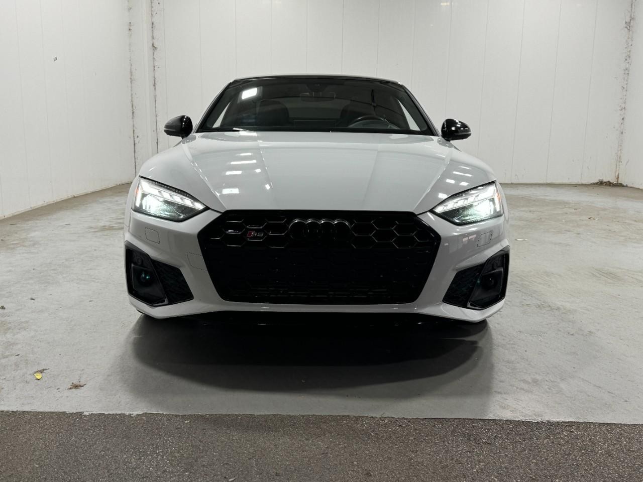 Audi S5 Coupe Vehicle Full-screen Gallery Image 07