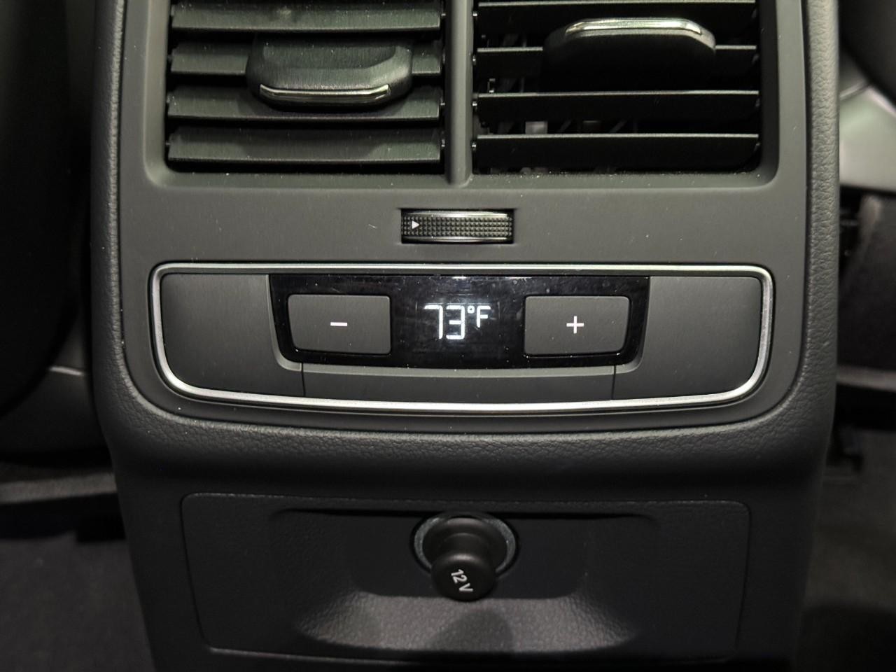 Audi S5 Coupe Vehicle Full-screen Gallery Image 11