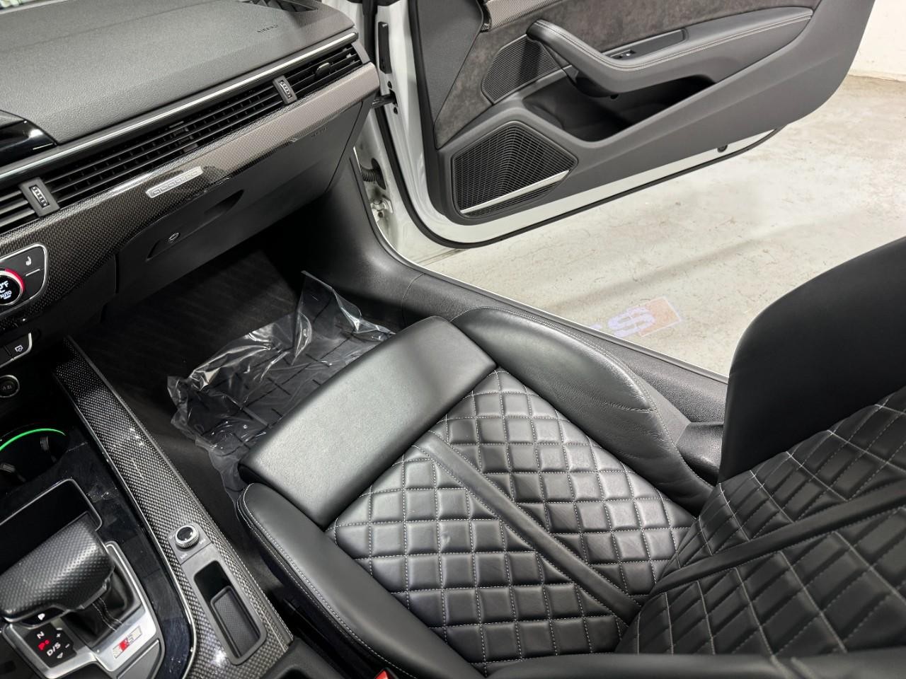 Audi S5 Coupe Vehicle Full-screen Gallery Image 18