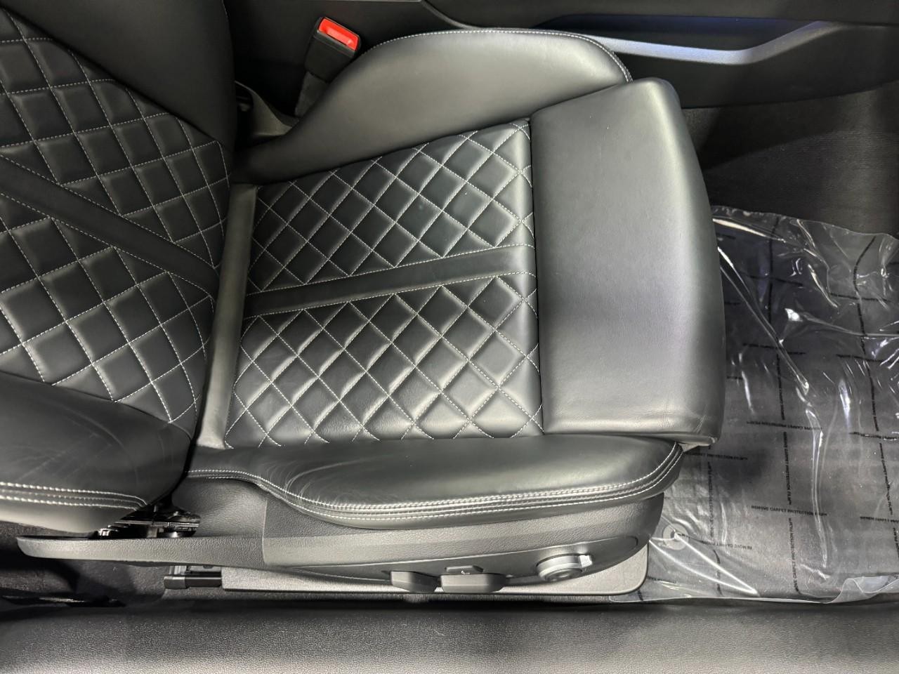 Audi S5 Coupe Vehicle Full-screen Gallery Image 20