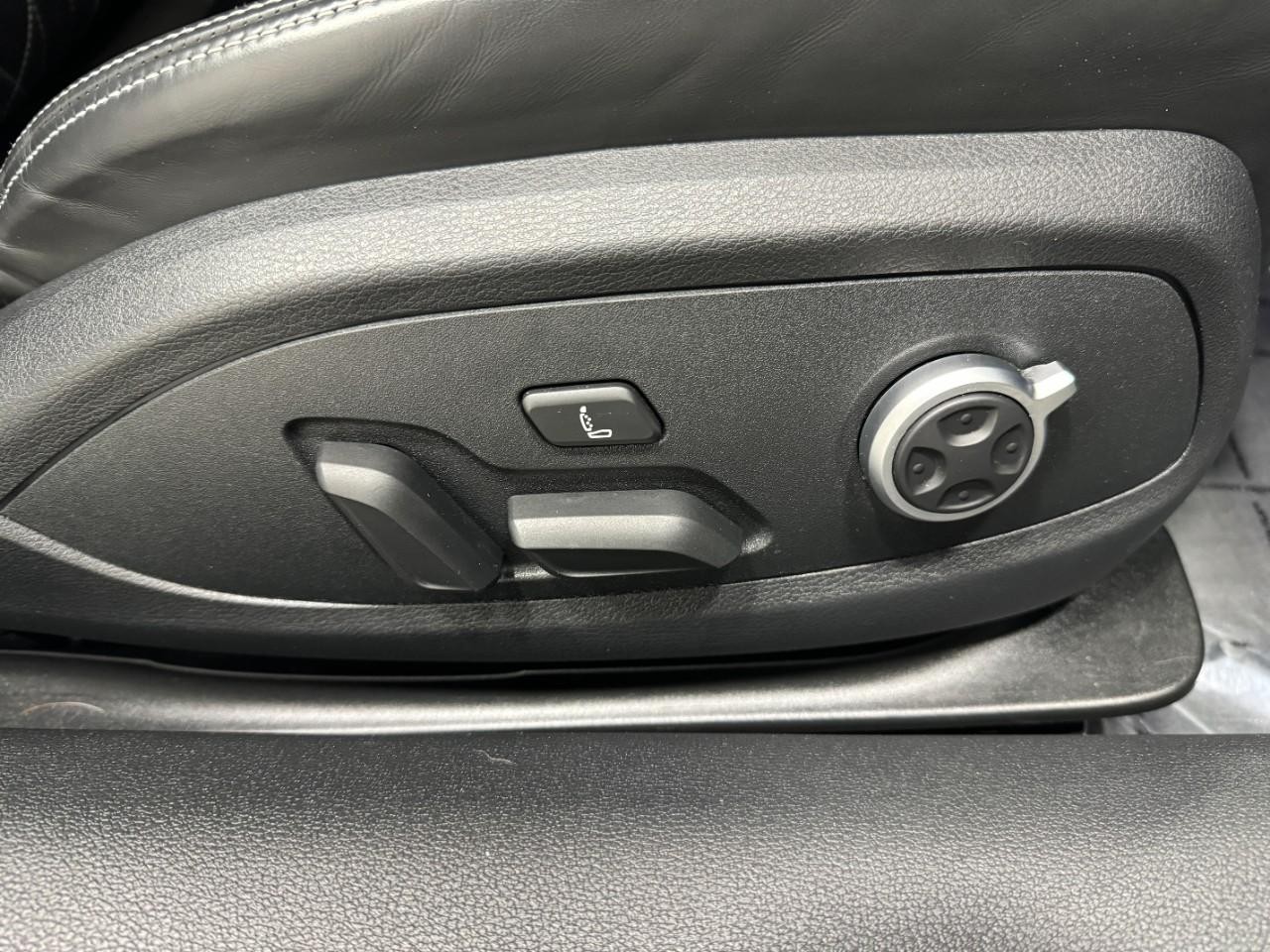 Audi S5 Coupe Vehicle Full-screen Gallery Image 21