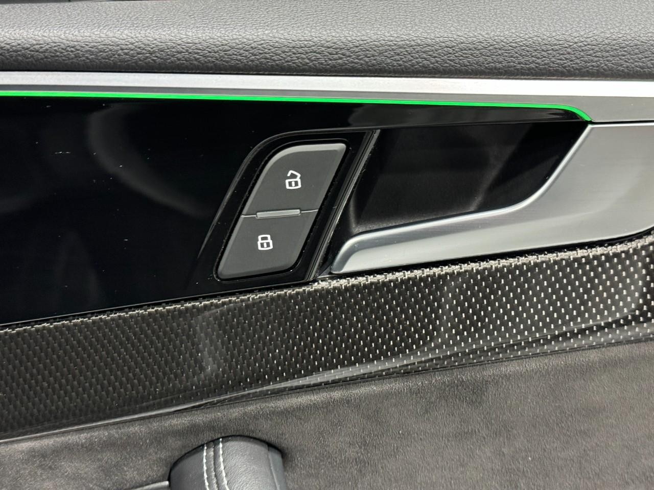 Audi S5 Coupe Vehicle Full-screen Gallery Image 22