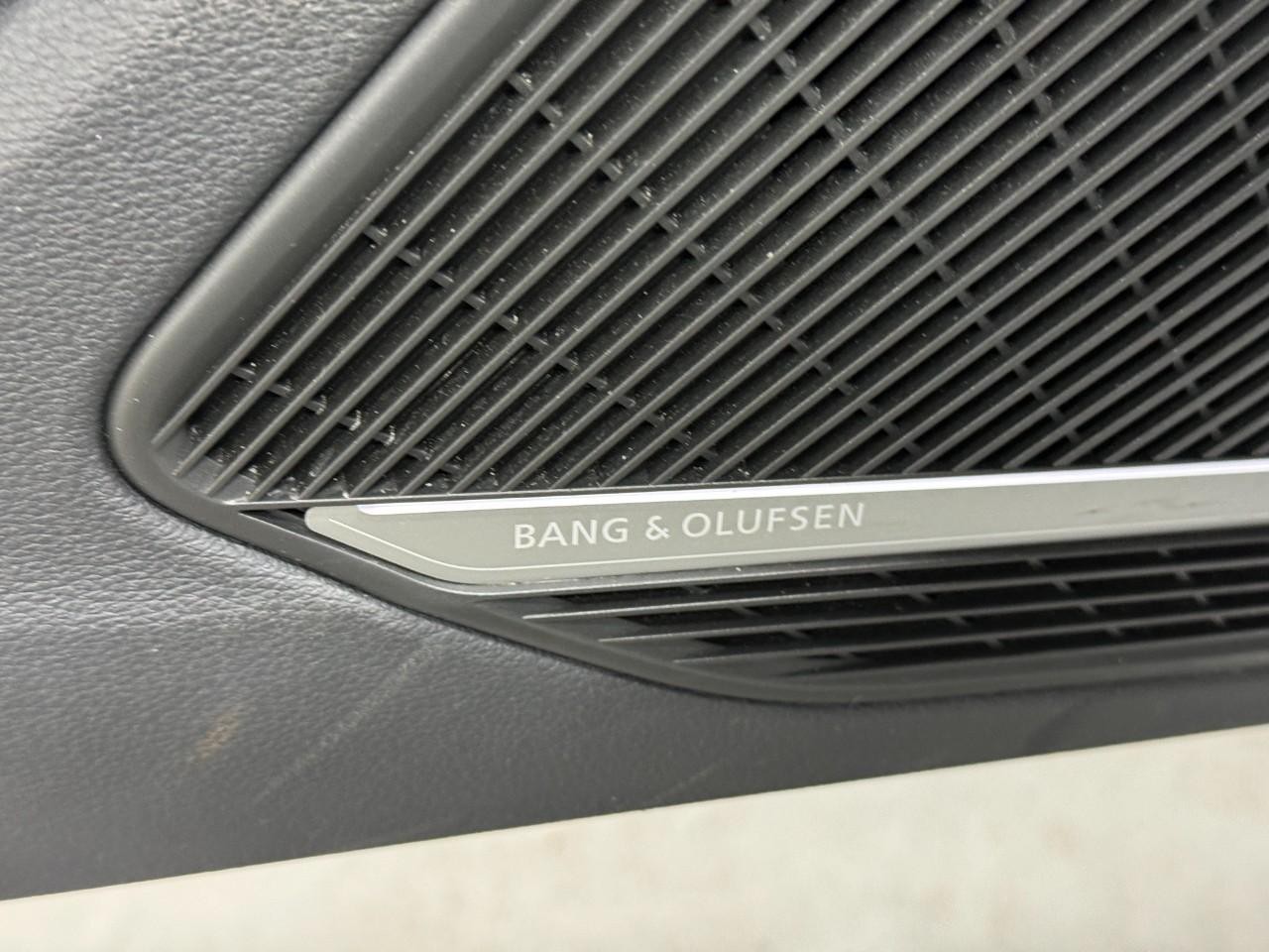 Audi S5 Coupe Vehicle Full-screen Gallery Image 27