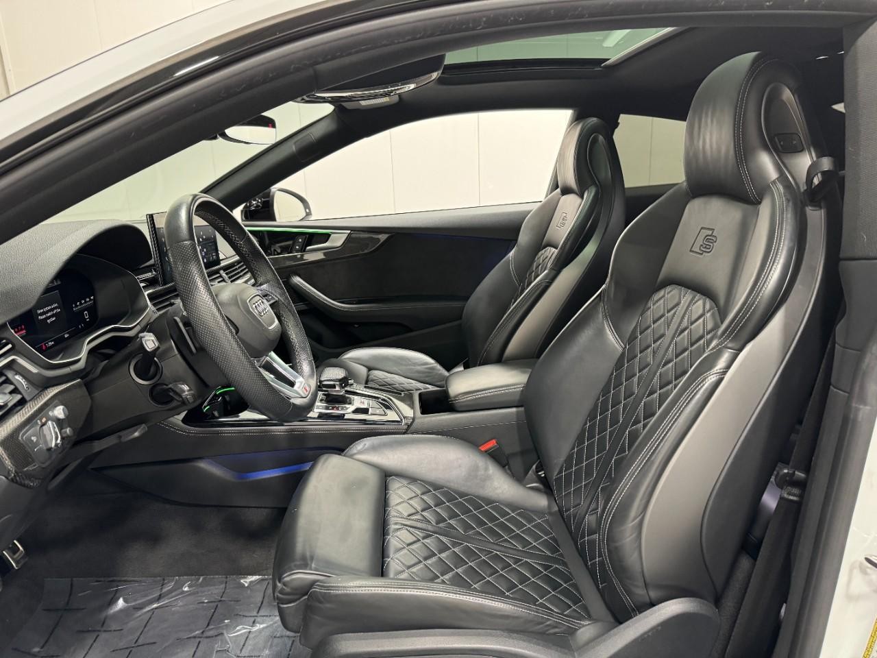 Audi S5 Coupe Vehicle Full-screen Gallery Image 28