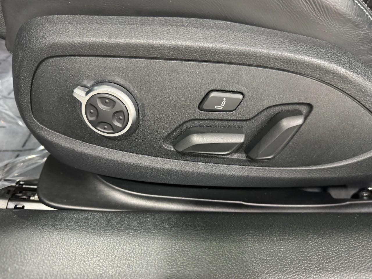 Audi S5 Coupe Vehicle Full-screen Gallery Image 30