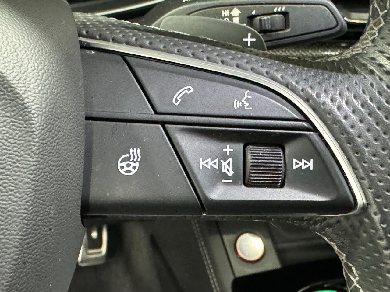 Audi S5 Coupe Vehicle Full-screen Gallery Image 34