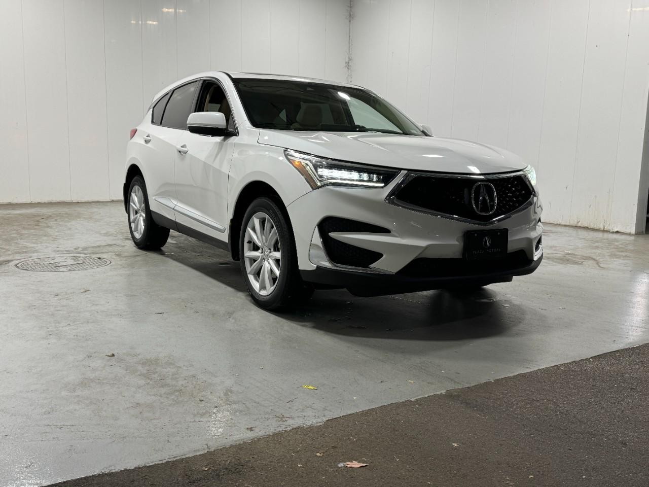 Acura RDX Vehicle Full-screen Gallery Image 06