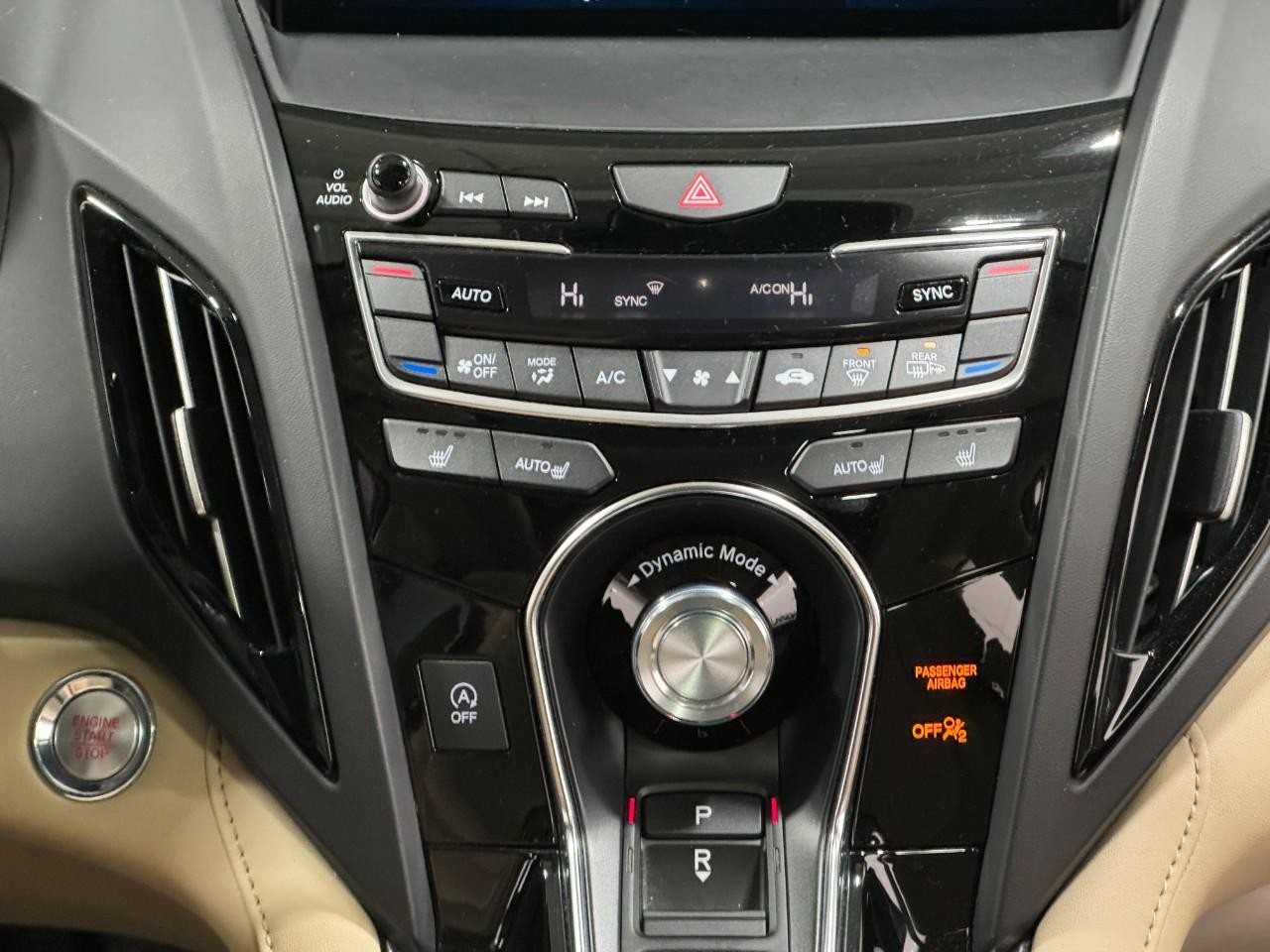 Acura RDX Vehicle Full-screen Gallery Image 15