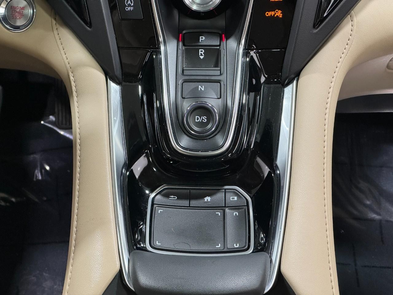 Acura RDX Vehicle Full-screen Gallery Image 16