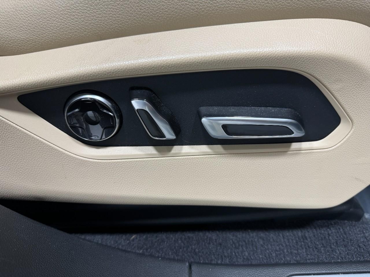 Acura RDX Vehicle Full-screen Gallery Image 20